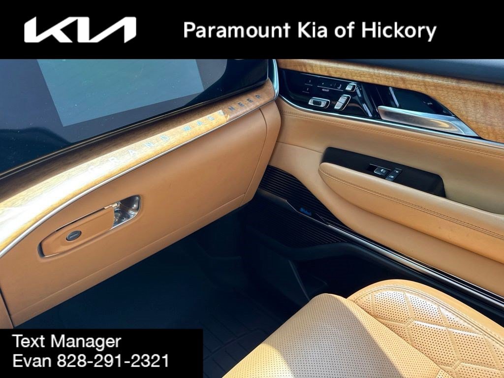 Used 2022 Jeep Grand Wagoneer Series III AWD/4WD image 34