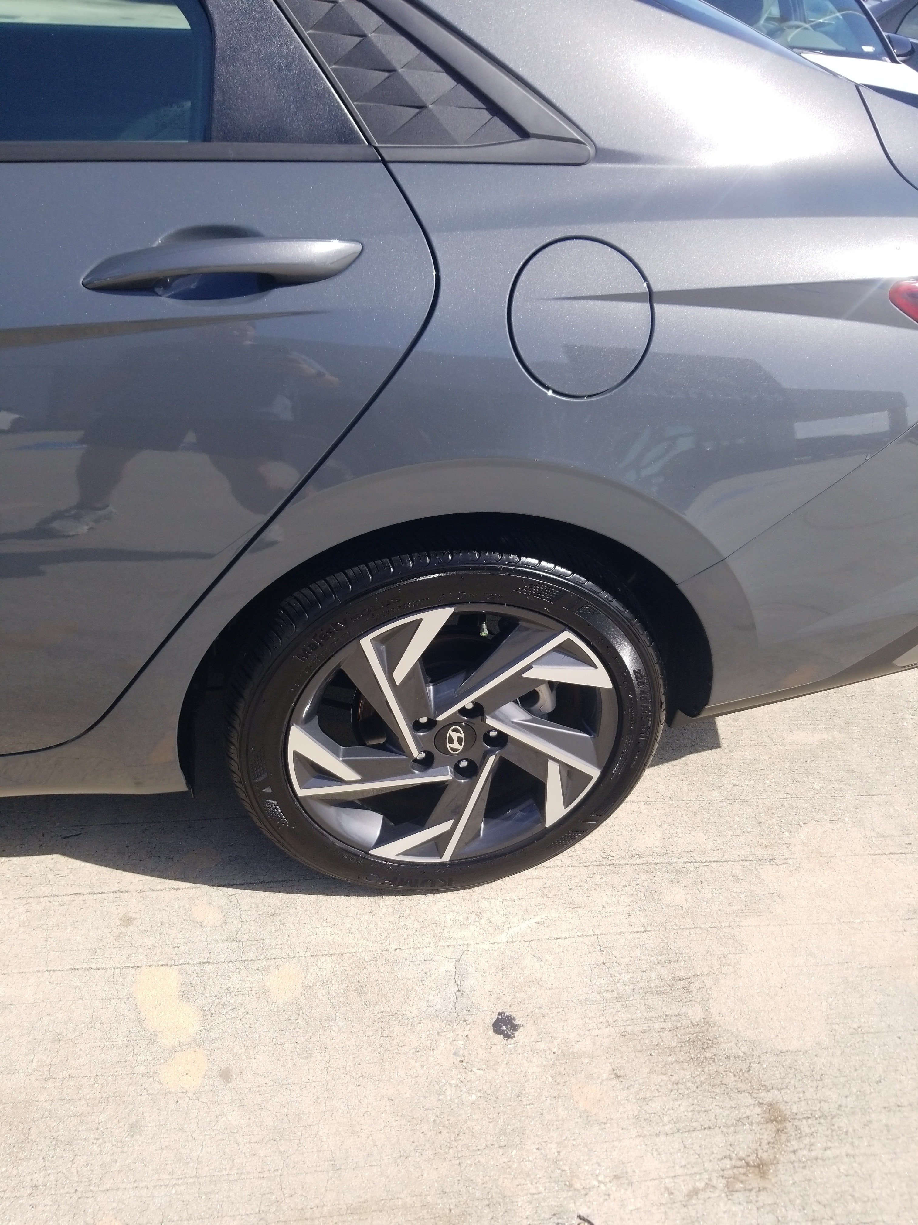 Used 2025 Hyundai Elantra Sport FWD image 20