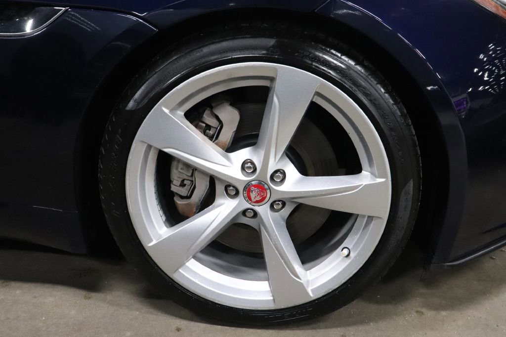 Used 2020 Jaguar F-TYPE image 32