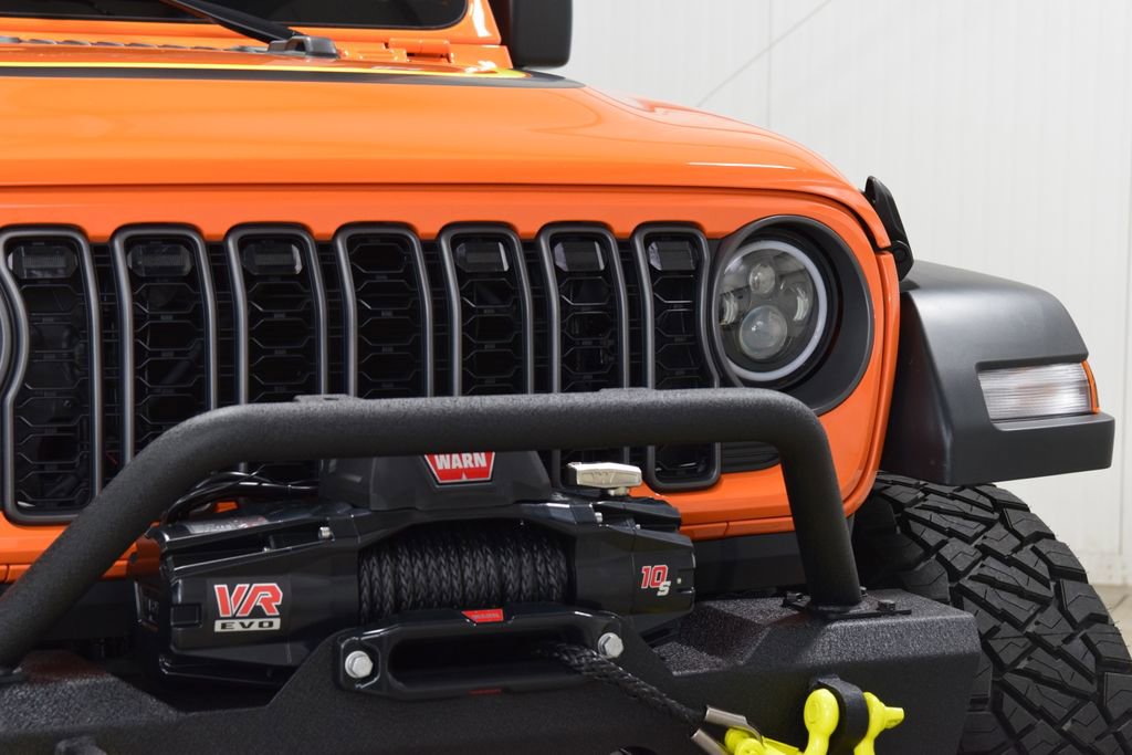 Used 2025 Jeep Wrangler Sport AWD/4WD image 9