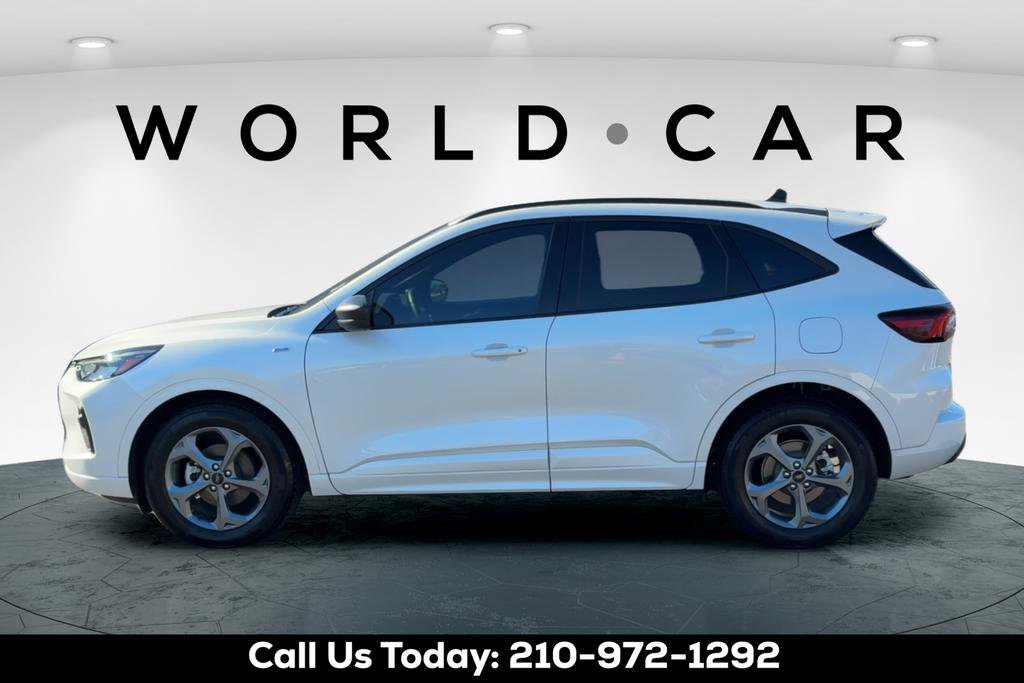 Used 2024 Ford Escape ST-Line w/ Equipment Group 301A image 6