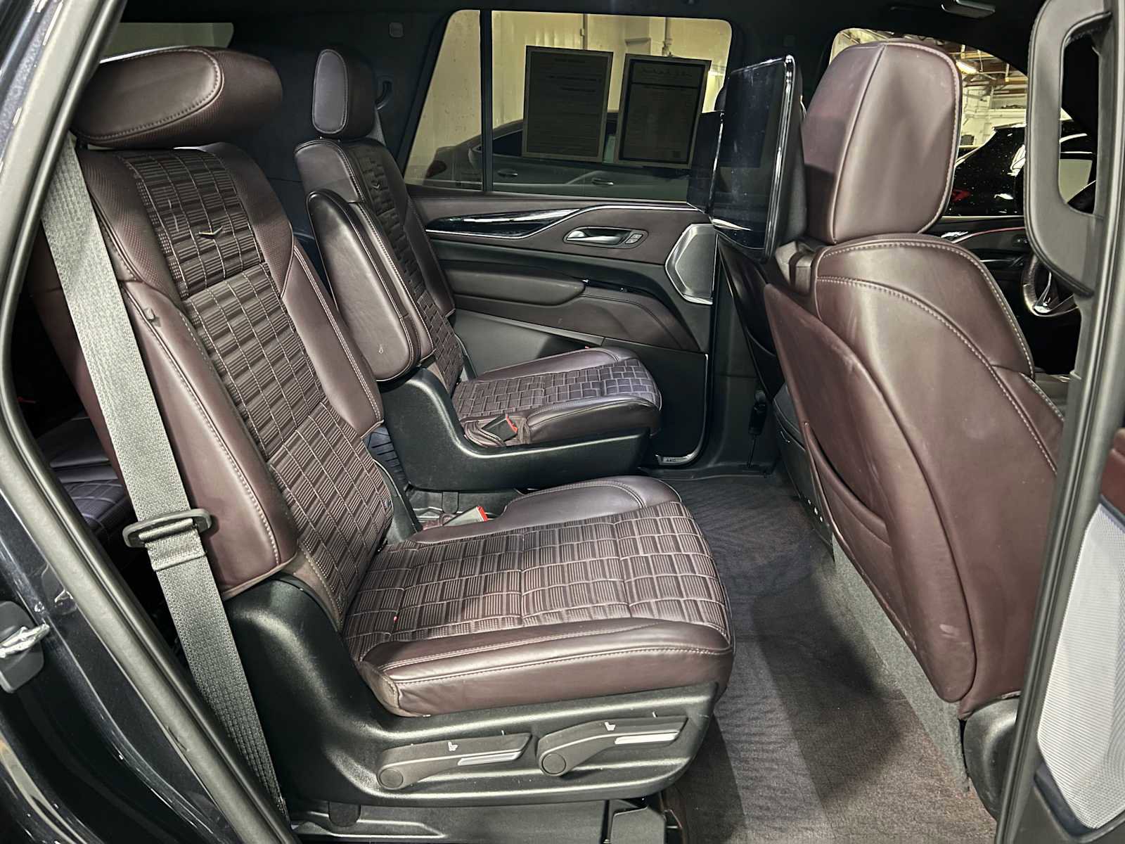 Used 2023 Cadillac Escalade Sport Platinum AWD/4WD image 14