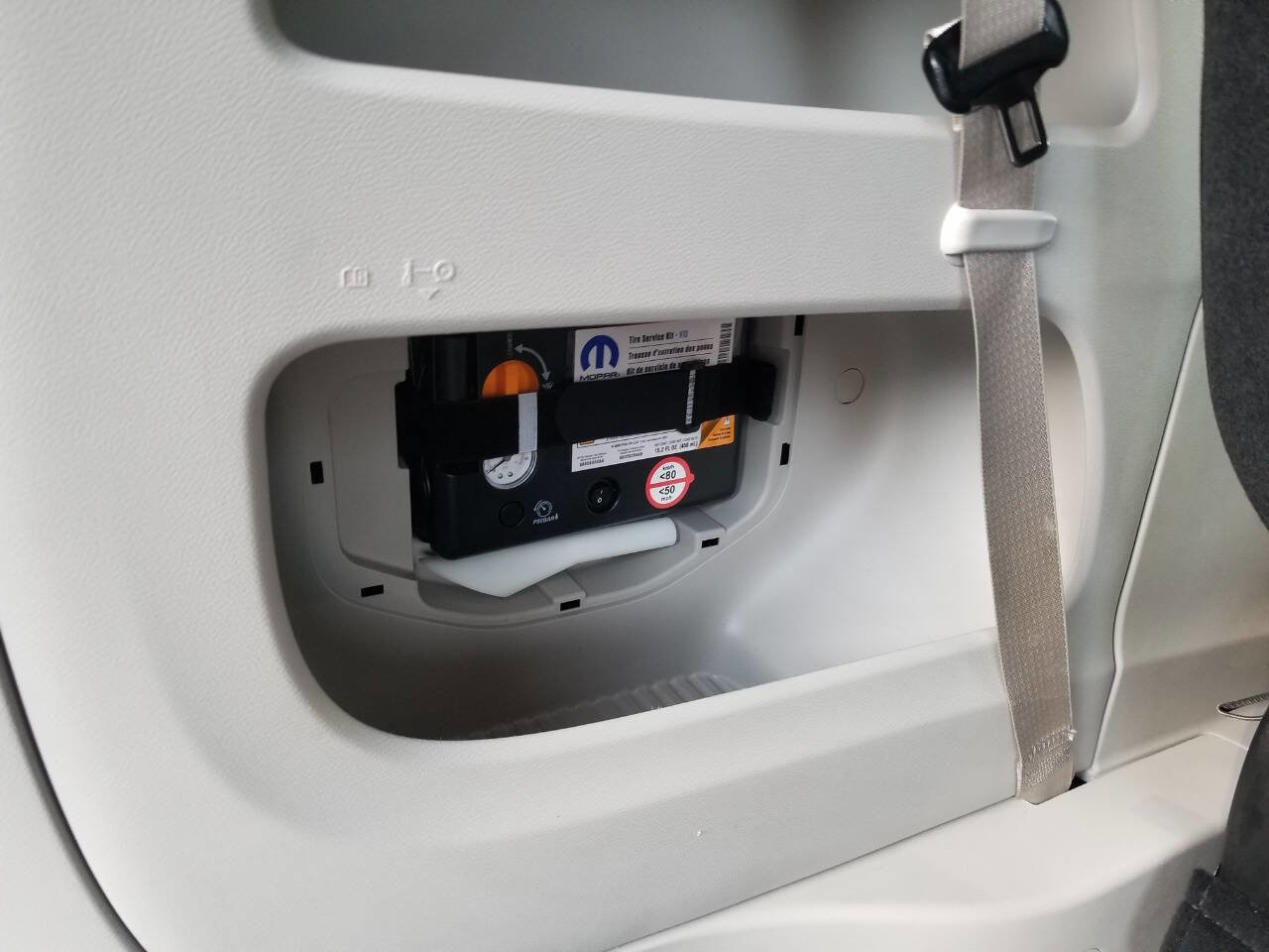 Certified 2024 Chrysler Pacifica Touring-L image 23