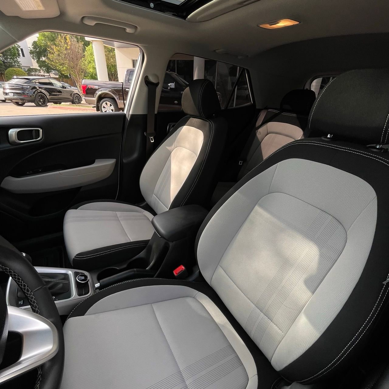 Used 2025 Hyundai Venue SEL FWD image 20