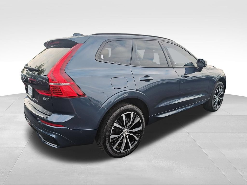 Used 2024 Volvo XC60 B5 Plus w/ Protection Package Premier AWD/4WD image 5