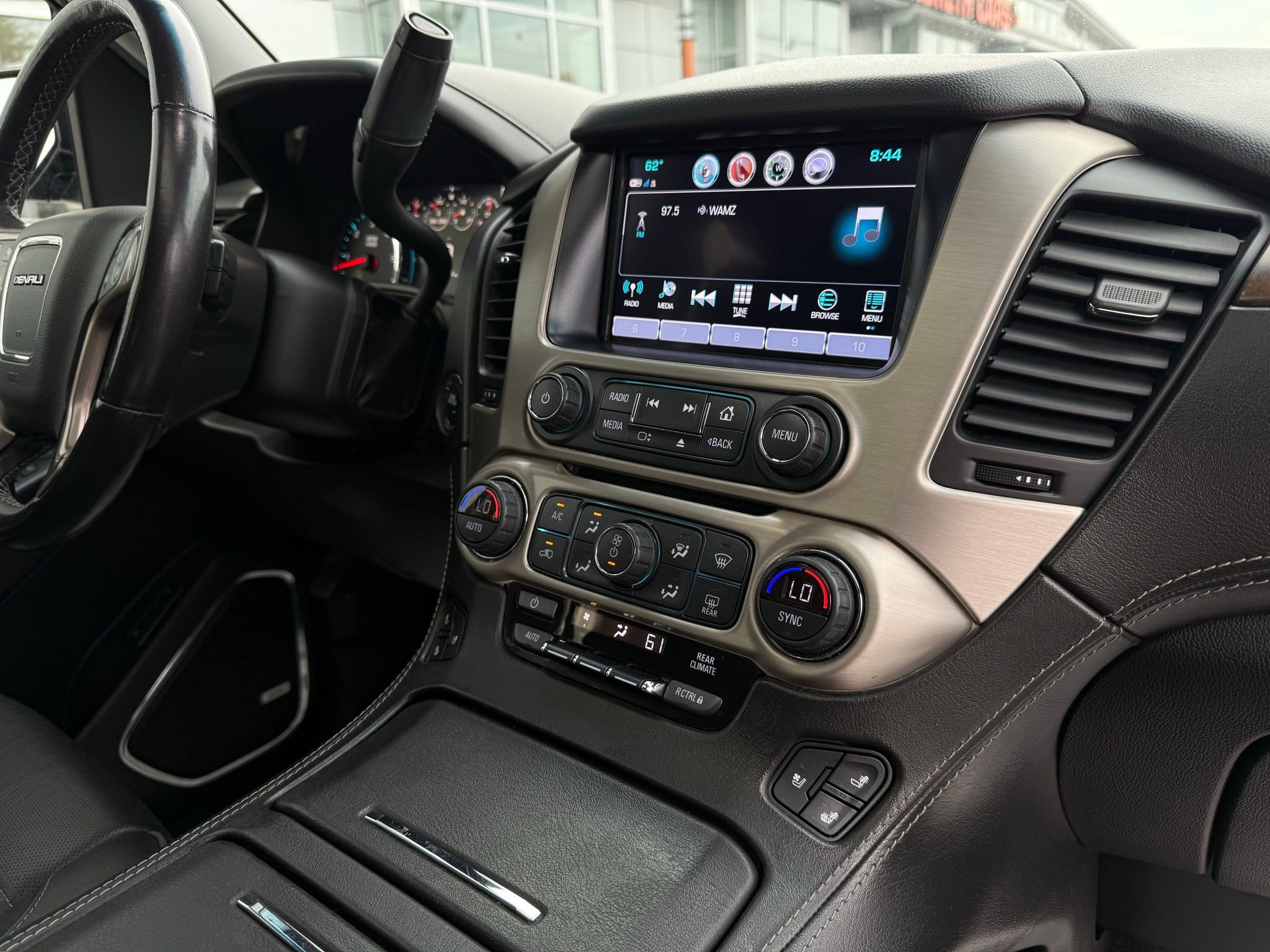 Used 2018 GMC Yukon Denali image 25