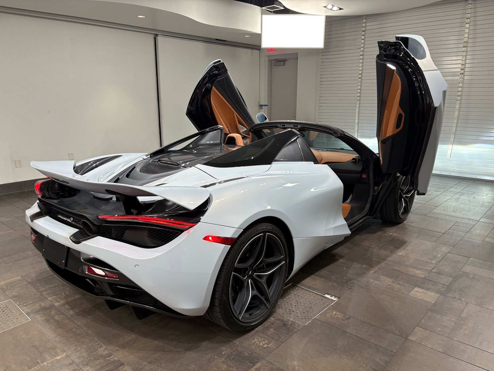 Used 2020 McLaren 720S Luxury image 28