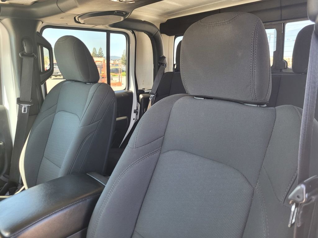 Used 2022 Jeep Gladiator Sport AWD/4WD image 16