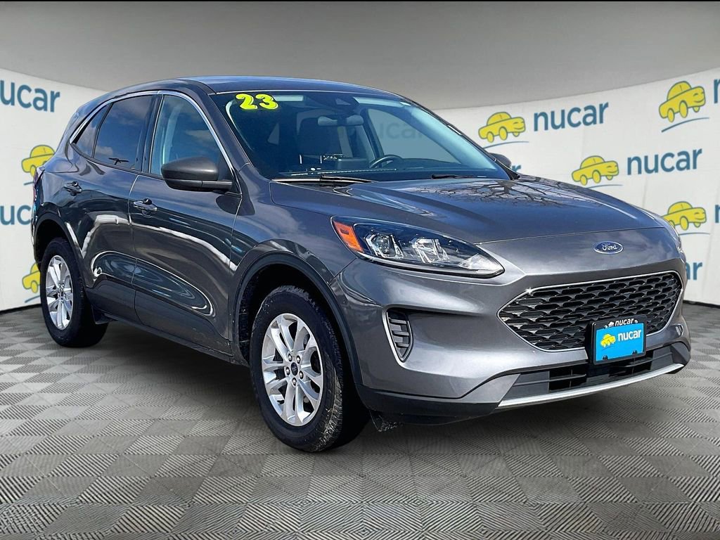 Used 2022 Ford Escape SE image 1
