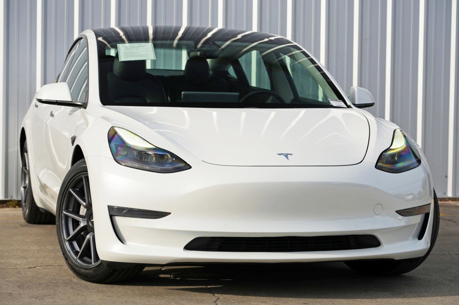Used 2021 Tesla Model 3 Standard Range Plus image 4