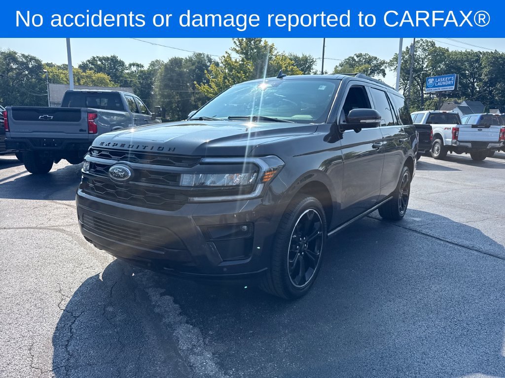 Used 2023 Ford Expedition Limited AWD/4WD image 2