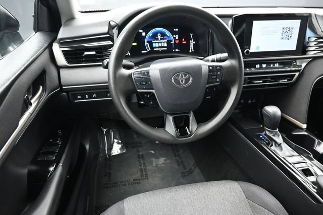 Used 2025 Toyota Camry LE FWD image 13