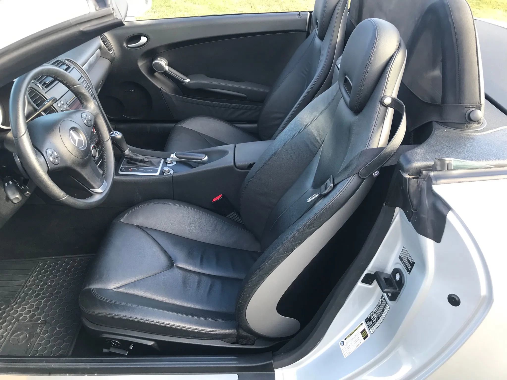 Used 2009 Mercedes-Benz SLK 350 image 2