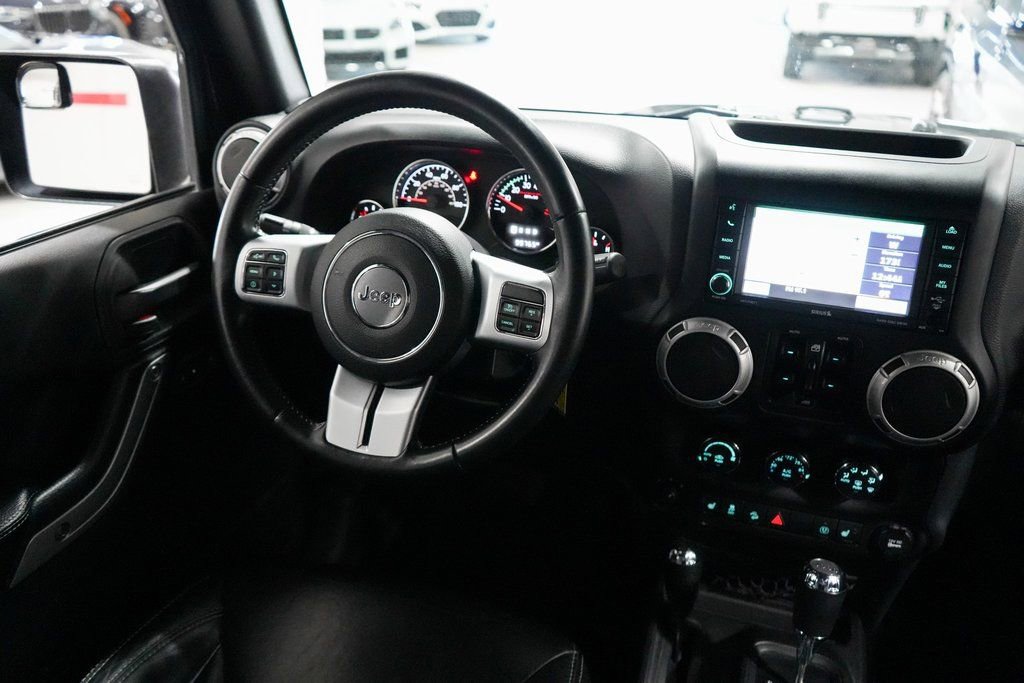 Used 2017 Jeep Wrangler Unlimited Rubicon image 11