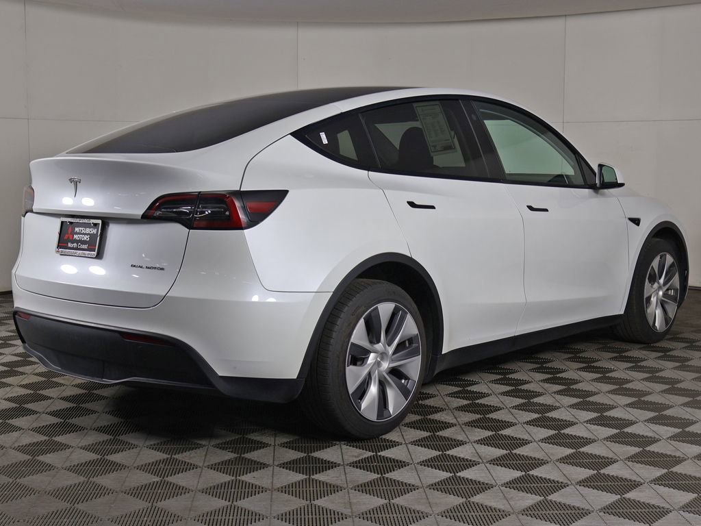 Used 2023 Tesla Model Y Long Range image 10