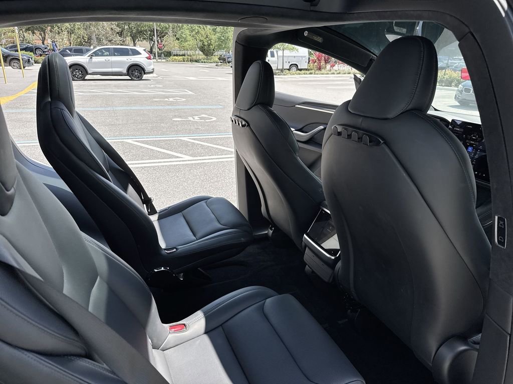 Used 2024 Tesla Model X image 34