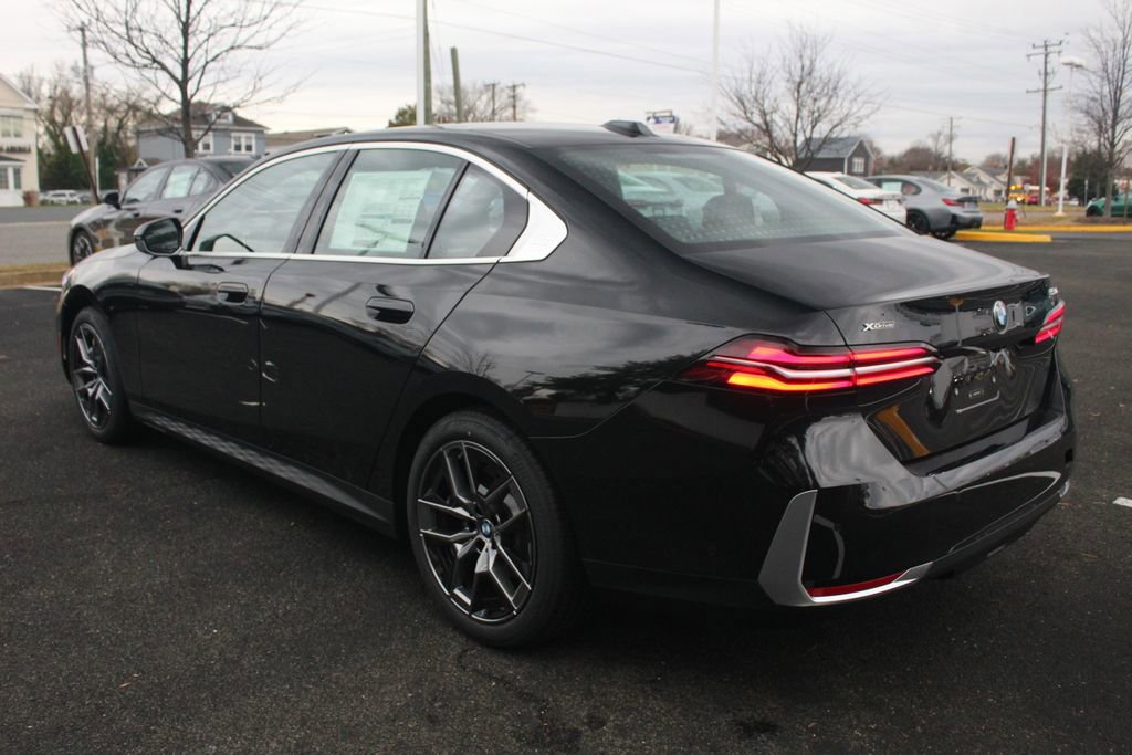 Used 2026 BMW 530i xDrive w/ Premium Package AWD/4WD image 6