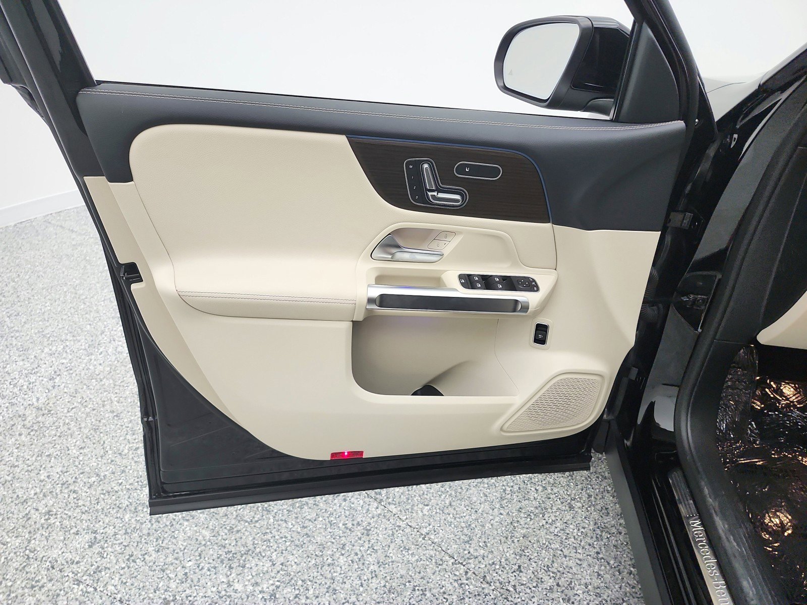 Certified 2025 Mercedes-Benz GLB 250 GLB 250 SUV image 13