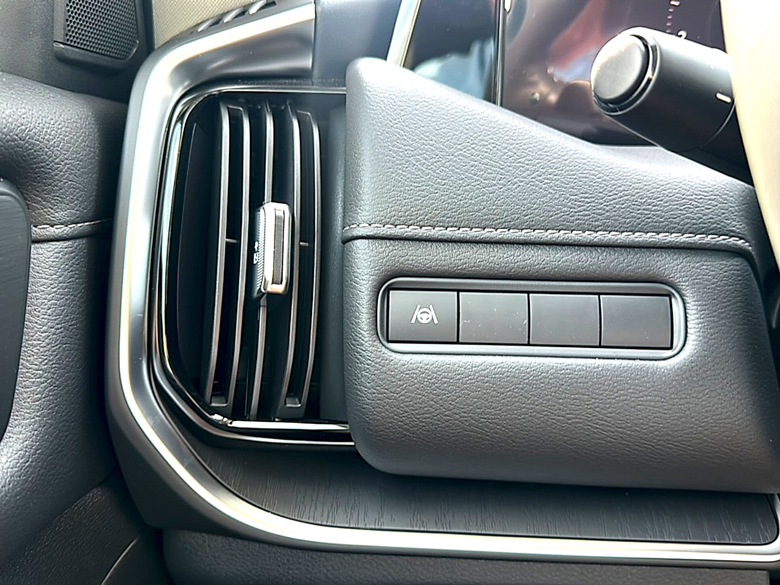 New 2026 Nissan Armada SV image 26