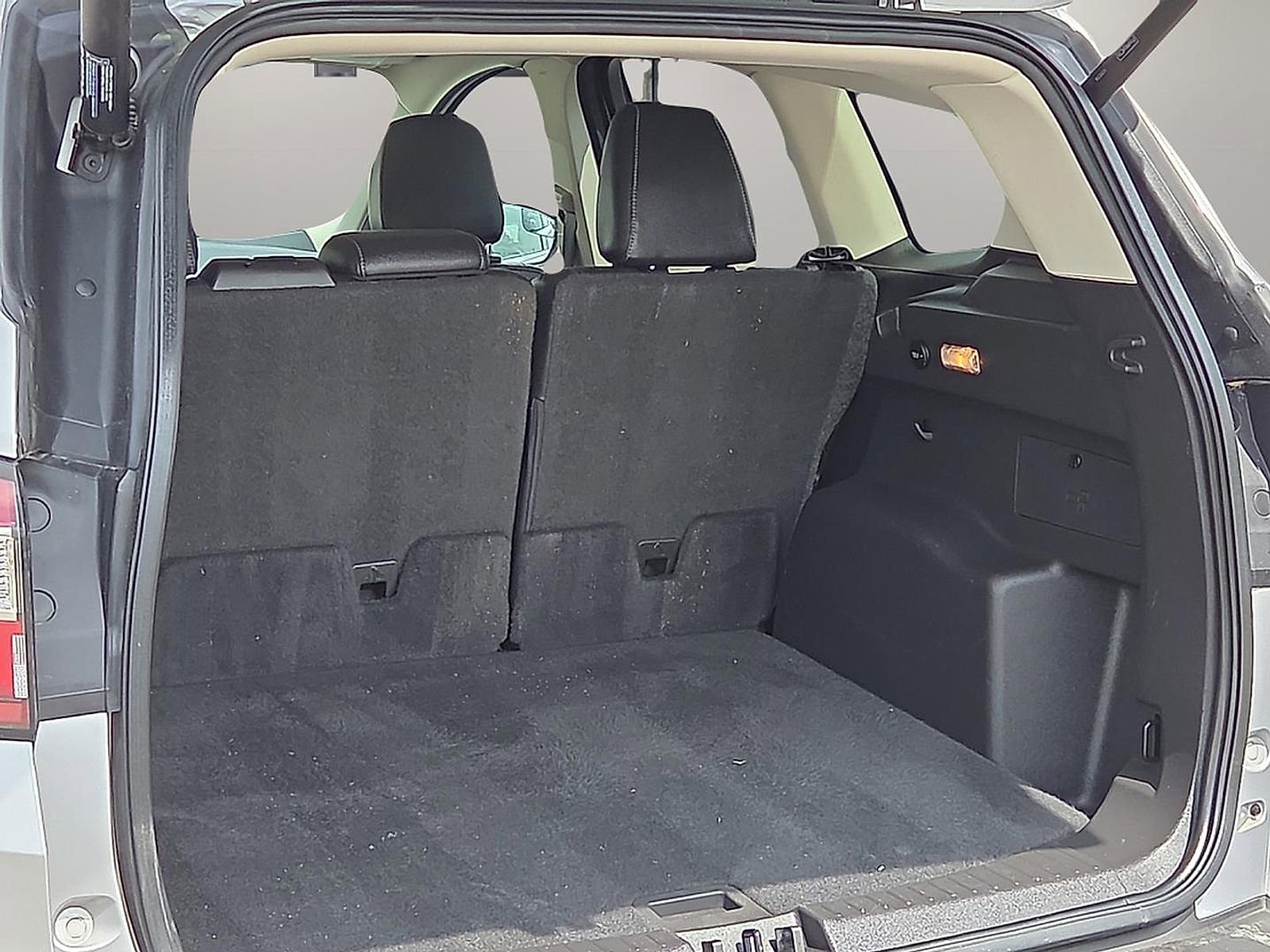 Used 2018 Ford Escape Titanium FWD image 9