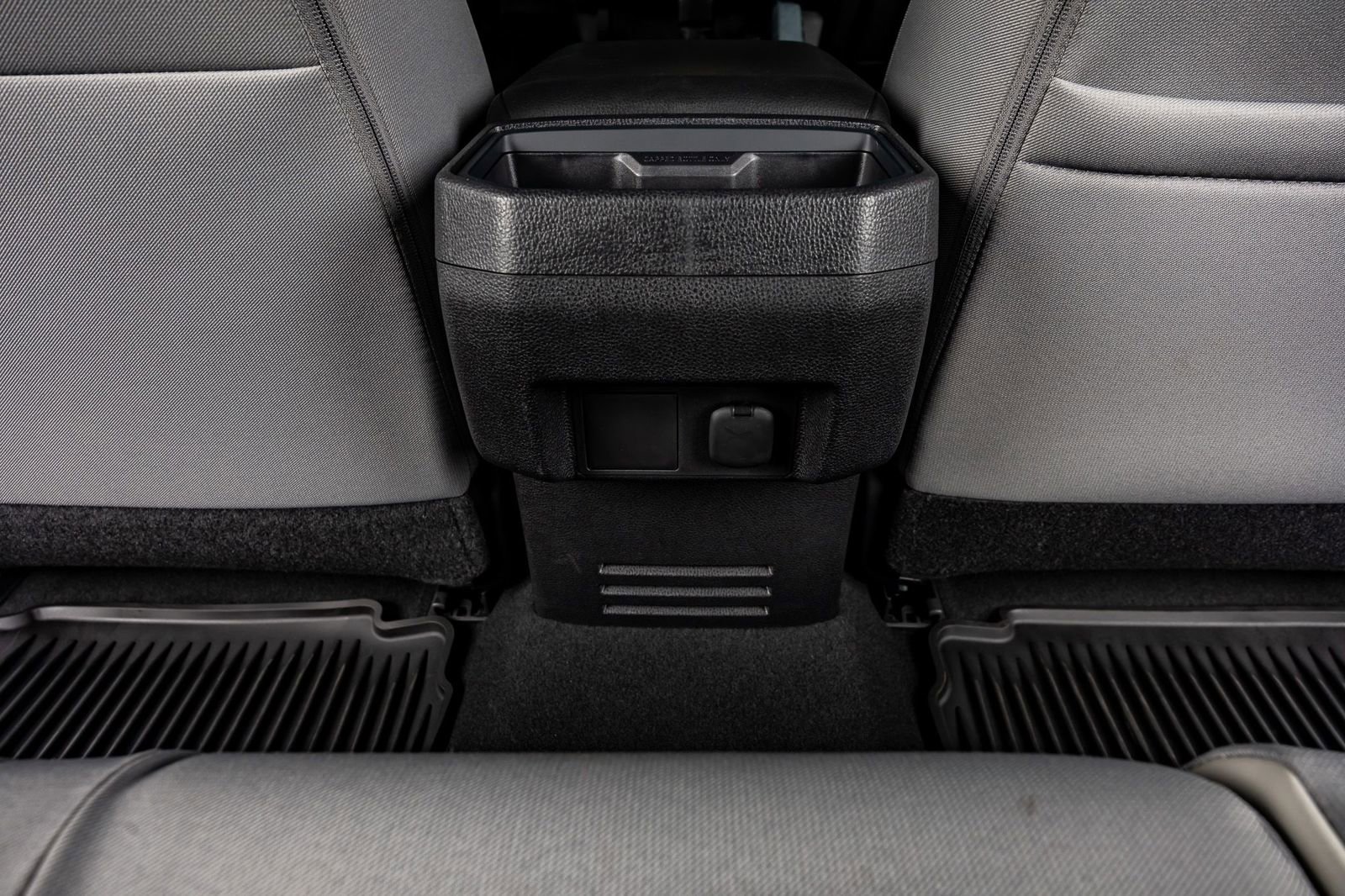 Used 2025 Toyota Tacoma SR5 image 34
