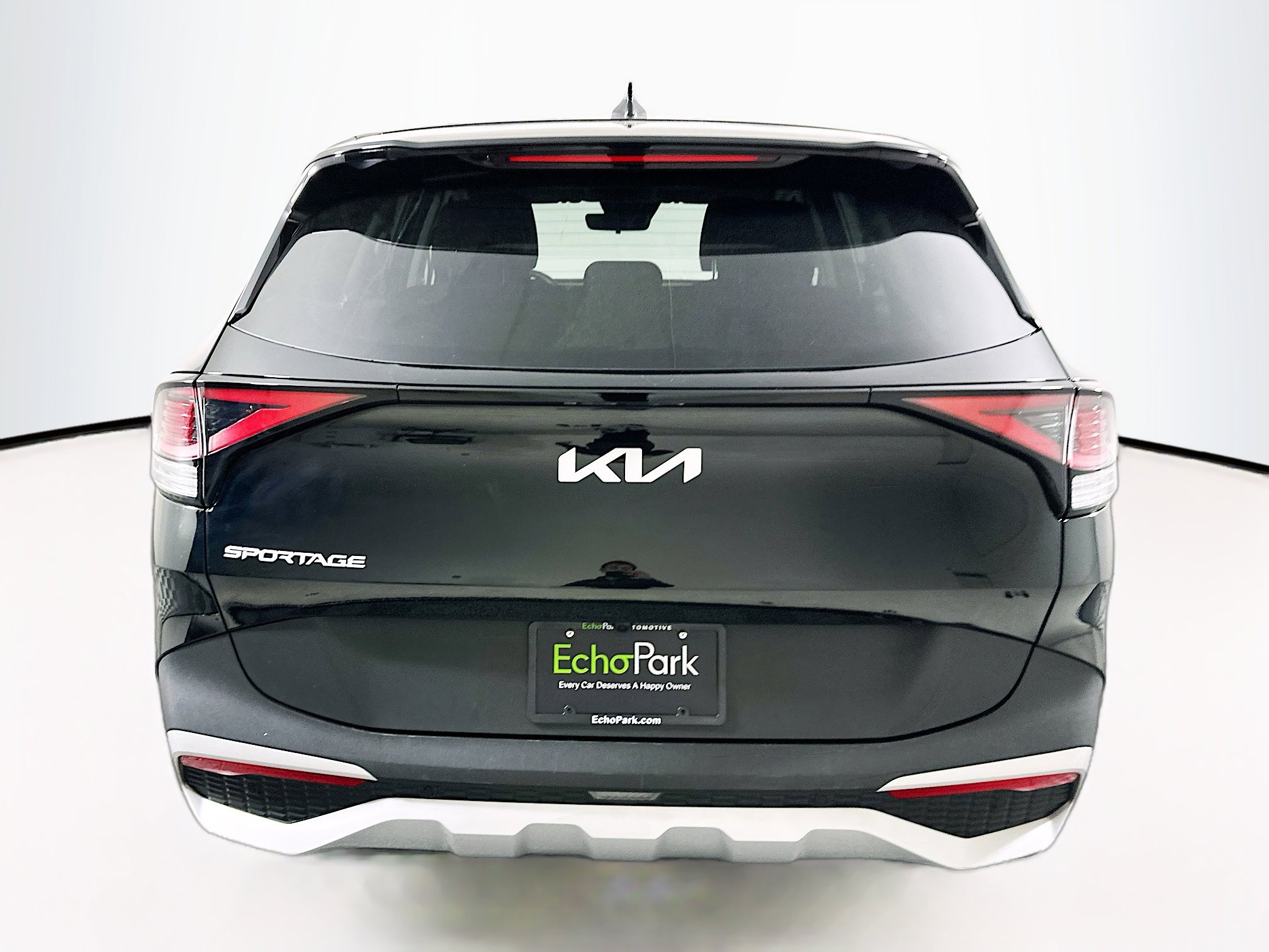 Used 2025 Kia Sportage LX image 7