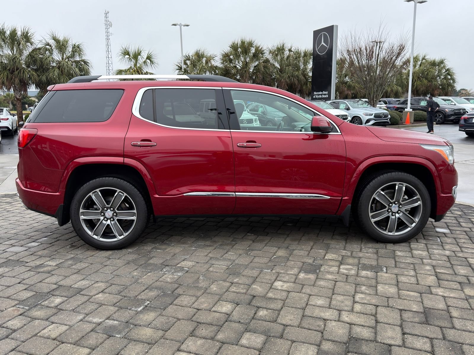 Used 2019 GMC Acadia Denali w/ Technology Package FWD image 7