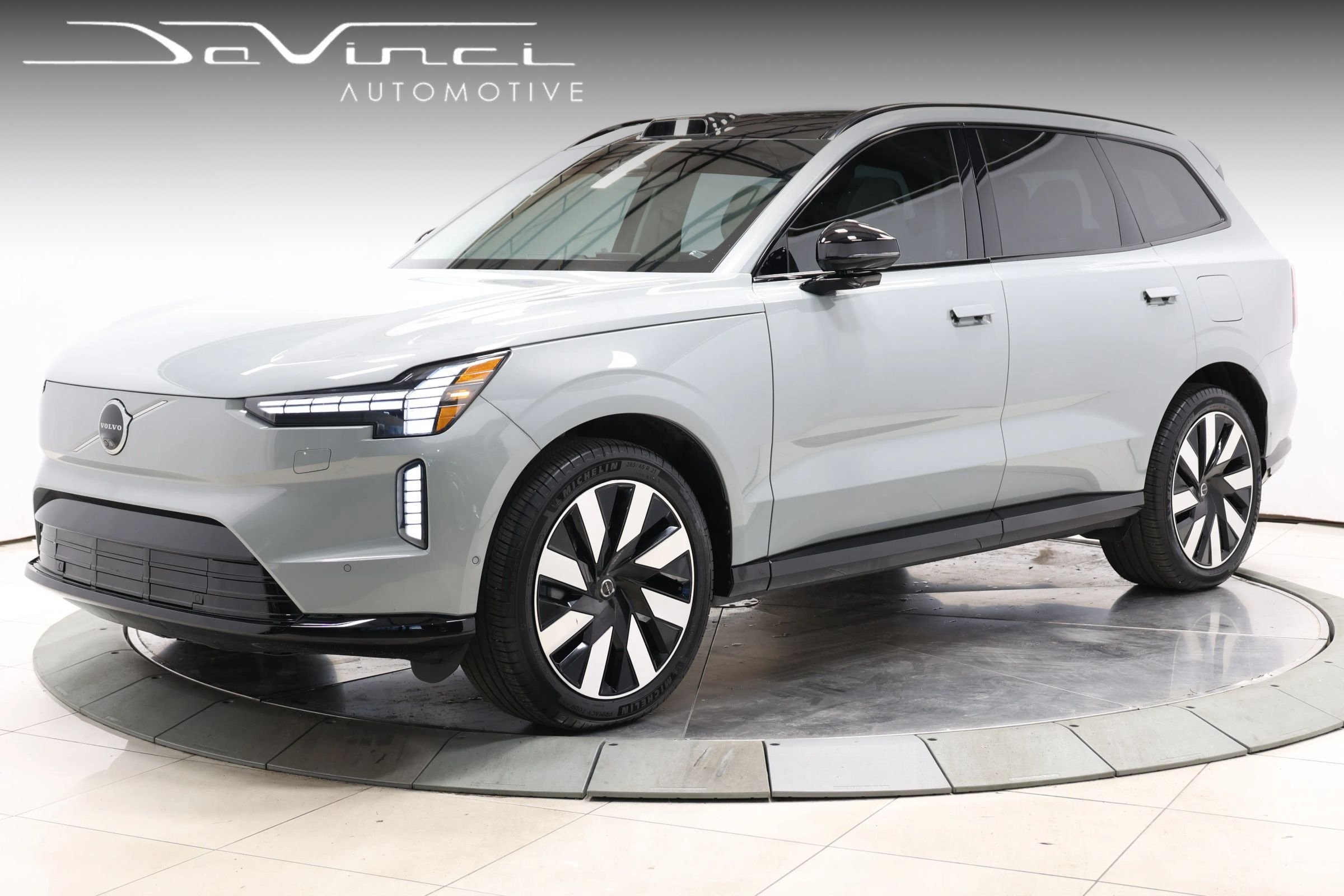 Used 2025 Volvo EX90 Ultra AWD/4WD image 1