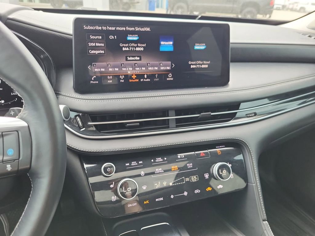 Used 2023 INFINITI QX60 Sensory w/ Vision Package image 16