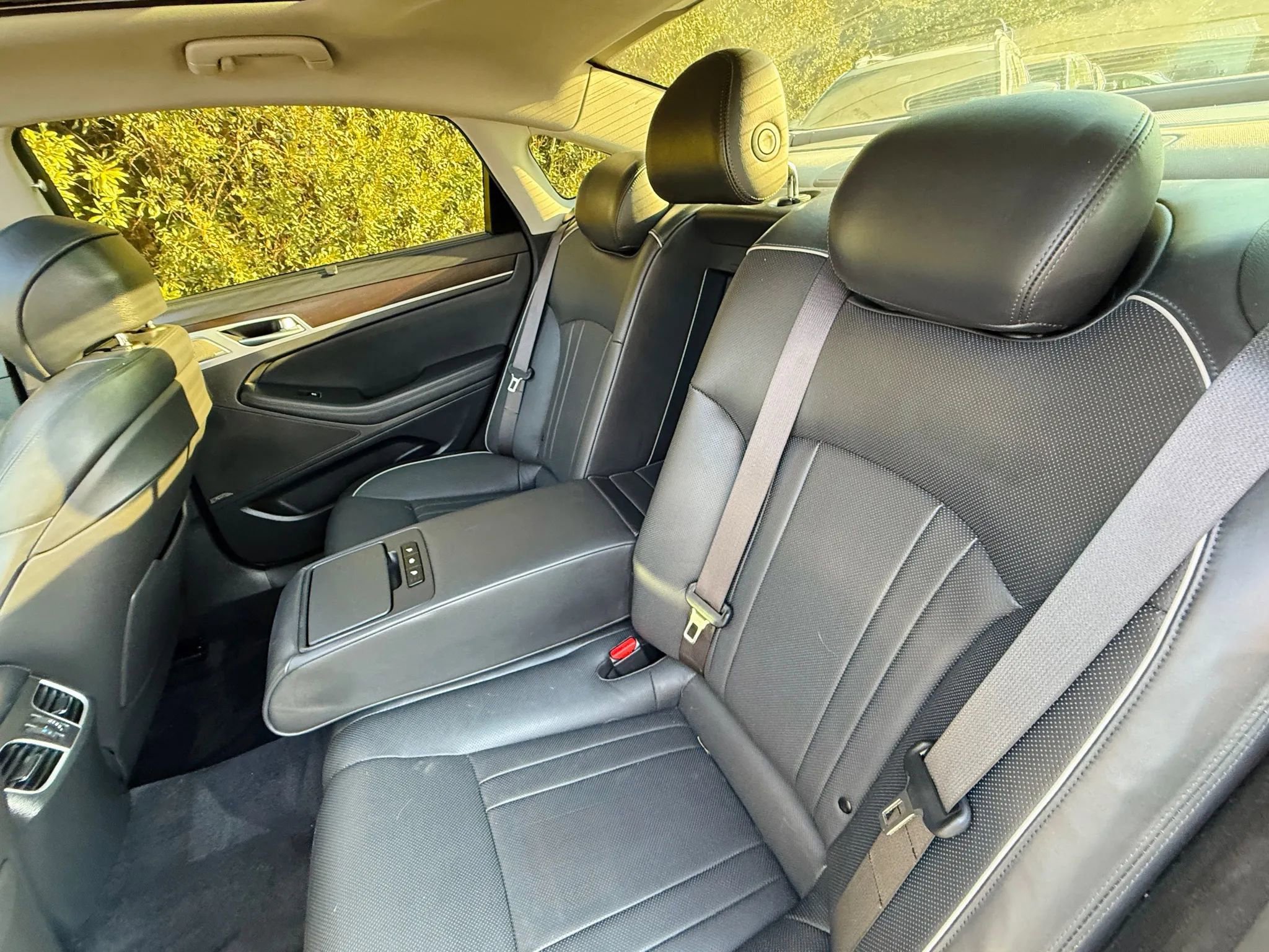 Used 2018 Genesis G80 3.8 w/ Option Group 03 image 40