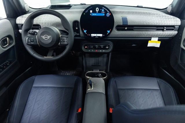 Used 2025 MINI Cooper 4-Door Hardtop image 21