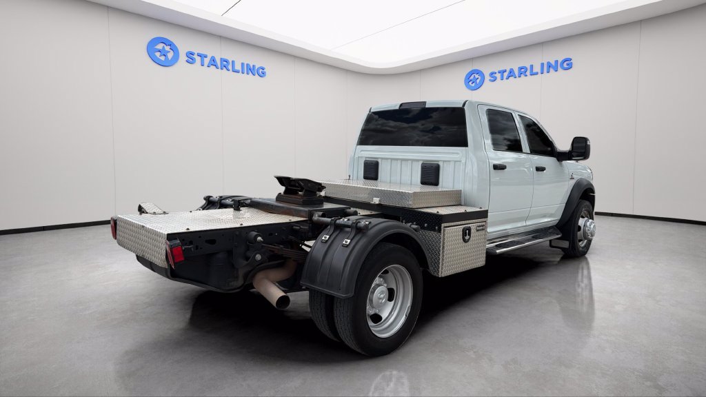 Used 2024 RAM 5500 Tradesman w/ Chrome Appearance Group AWD/4WD image 8