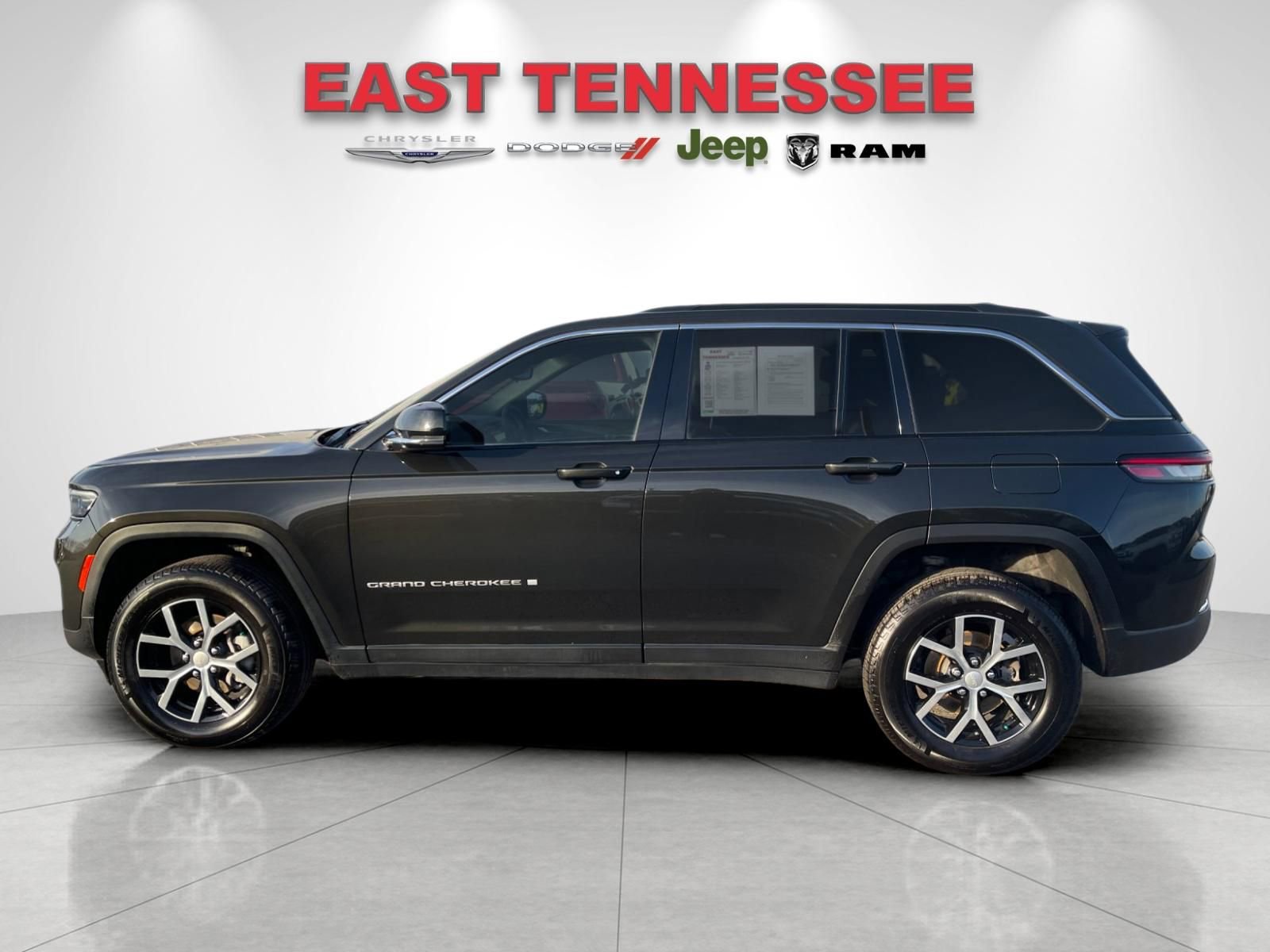 Used 2024 Jeep Grand Cherokee Limited w/ Trailer Tow Package image 6