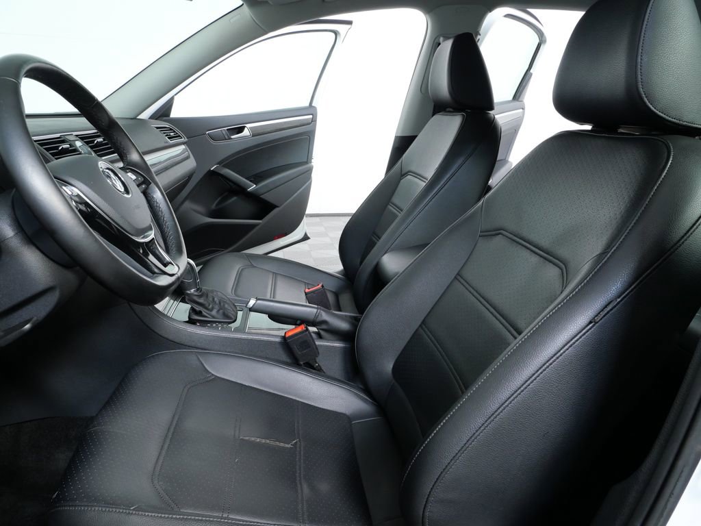 Used 2016 Volkswagen Passat 1.8T SE image 5