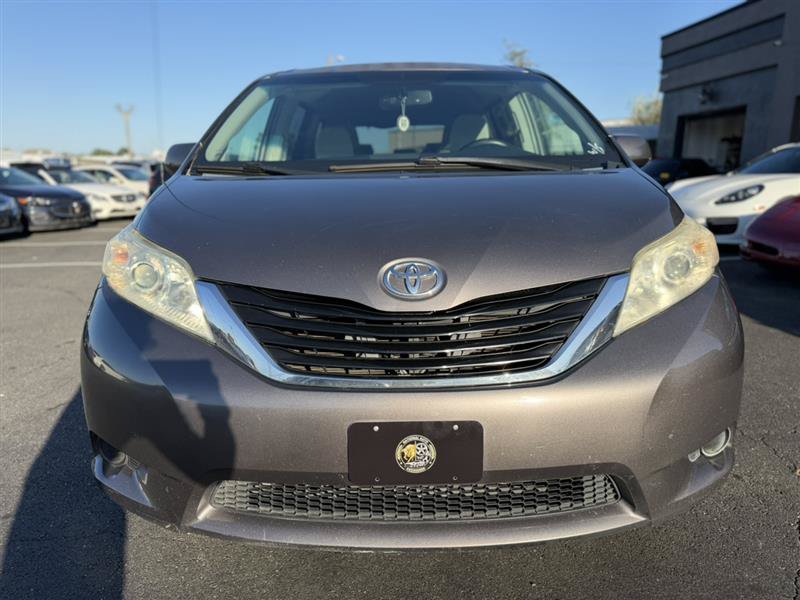 Used 2014 Toyota Sienna LE FWD image 7