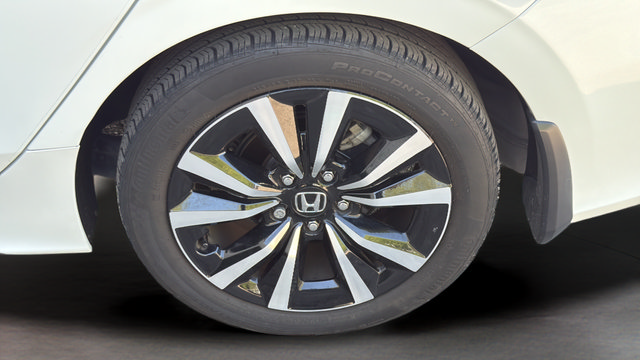 Used 2024 Honda Civic EX-L image 35
