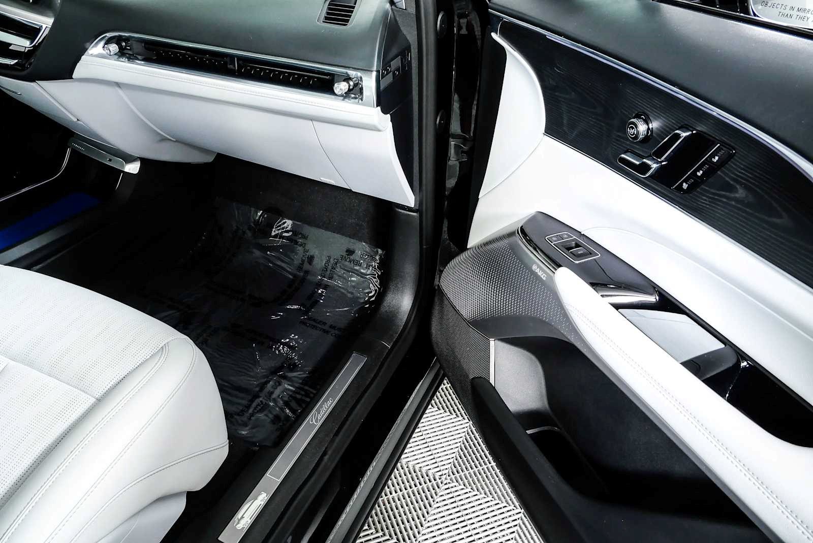 Certified 2024 Cadillac Lyriq Sport RWD image 24