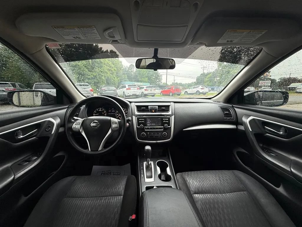 Used 2017 Nissan Altima 2.5 S FWD image 9