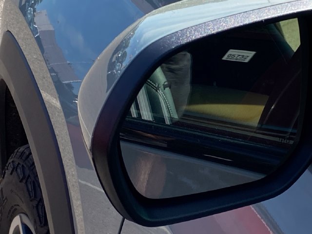 Certified 2025 Chevrolet Equinox ACTIV w/ Safety and Technology Package AWD/4WD image 31