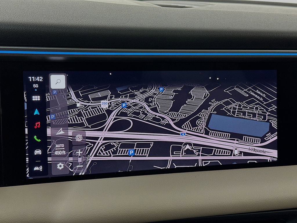 Certified 2025 Porsche Macan Electric image 16