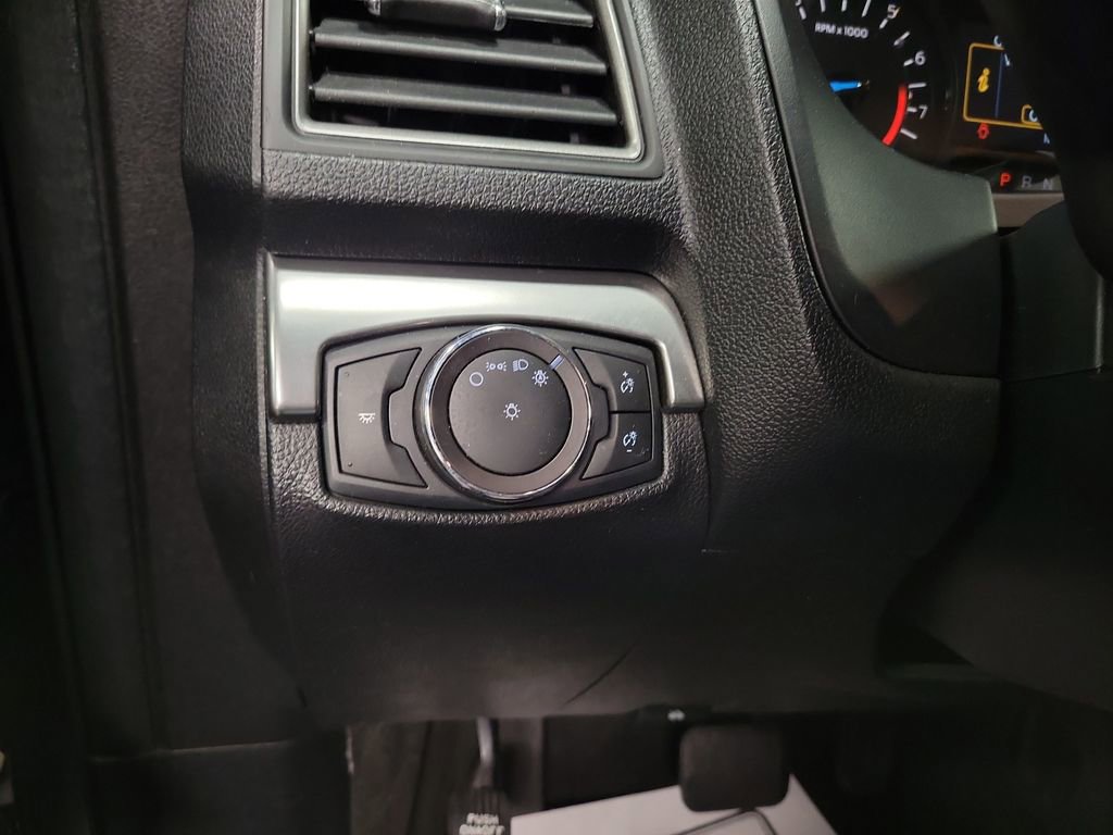 Used 2018 Ford Explorer XLT image 20