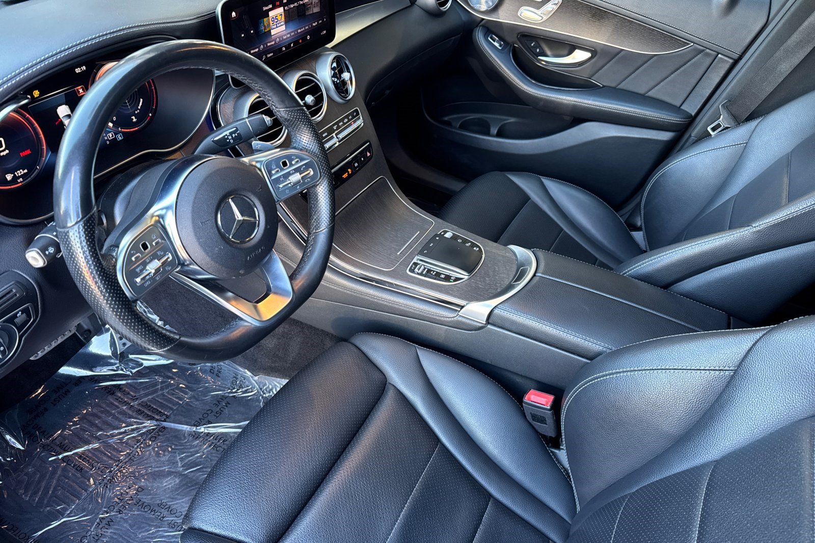 Used 2020 Mercedes-Benz GLC 300 4MATIC Coupe image 4