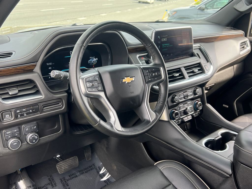 Used 2023 Chevrolet Suburban Premier image 22