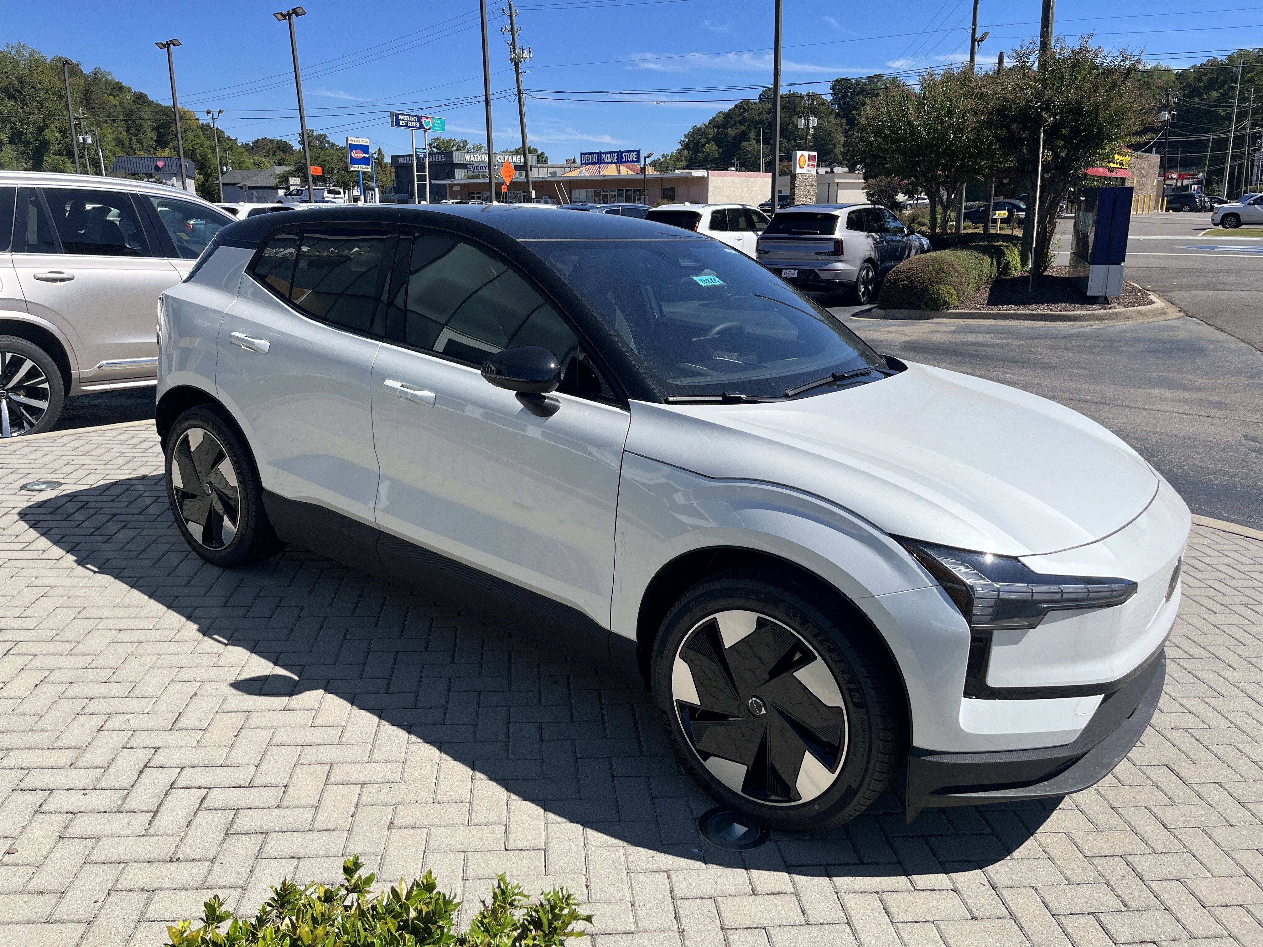 New 2026 Volvo EX30 Plus w/ Protection Package Premier AWD/4WD image 6