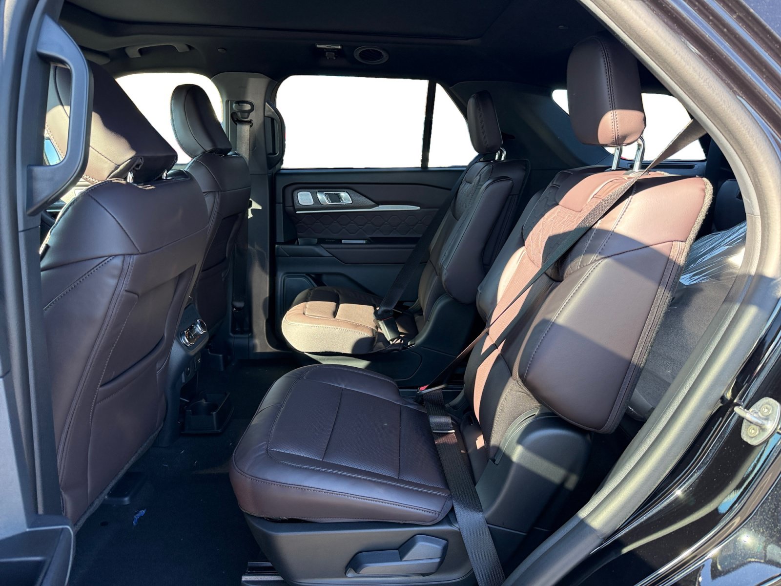 New 2026 Ford Explorer Platinum w/ LUX Leather Package AWD/4WD image 16
