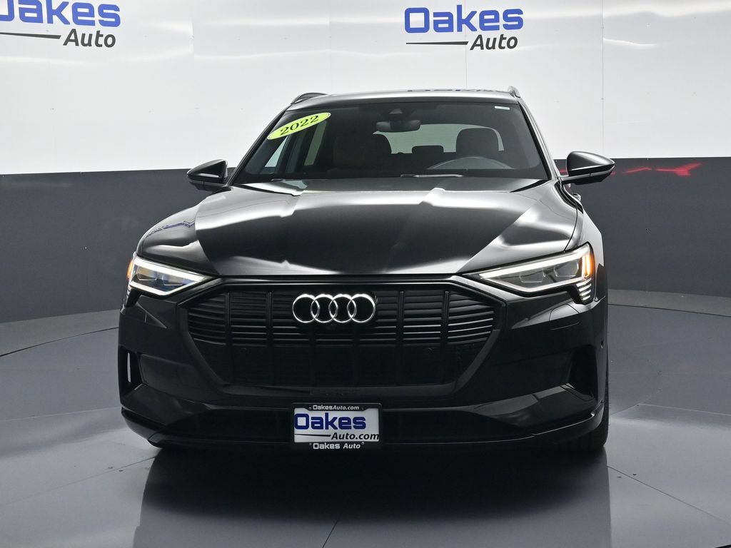 Used 2022 Audi e-tron Premium w/ Convenience Plus Package AWD/4WD image 4