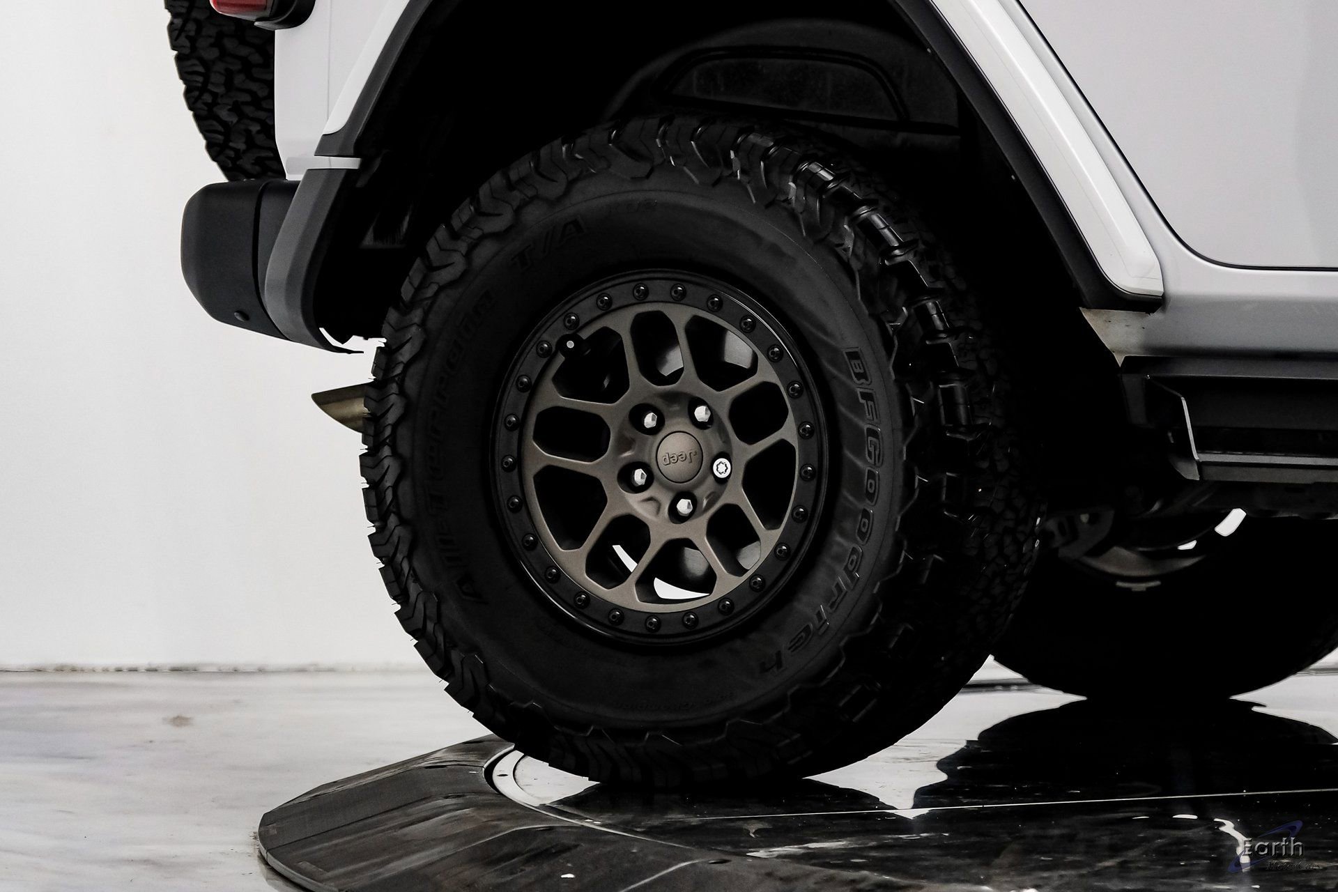 Used 2022 Jeep Wrangler Unlimited Rubicon w/ Xtreme Recon 35" Tire Package image 92