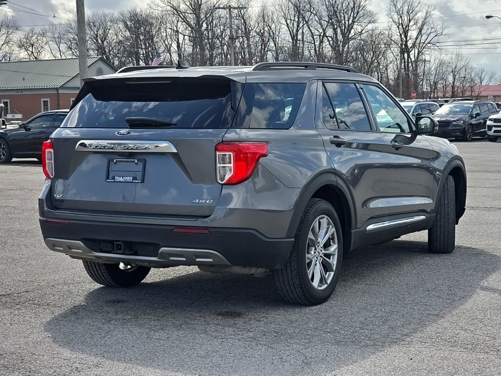 Used 2022 Ford Explorer XLT w/ Equipment Group 202A image 7