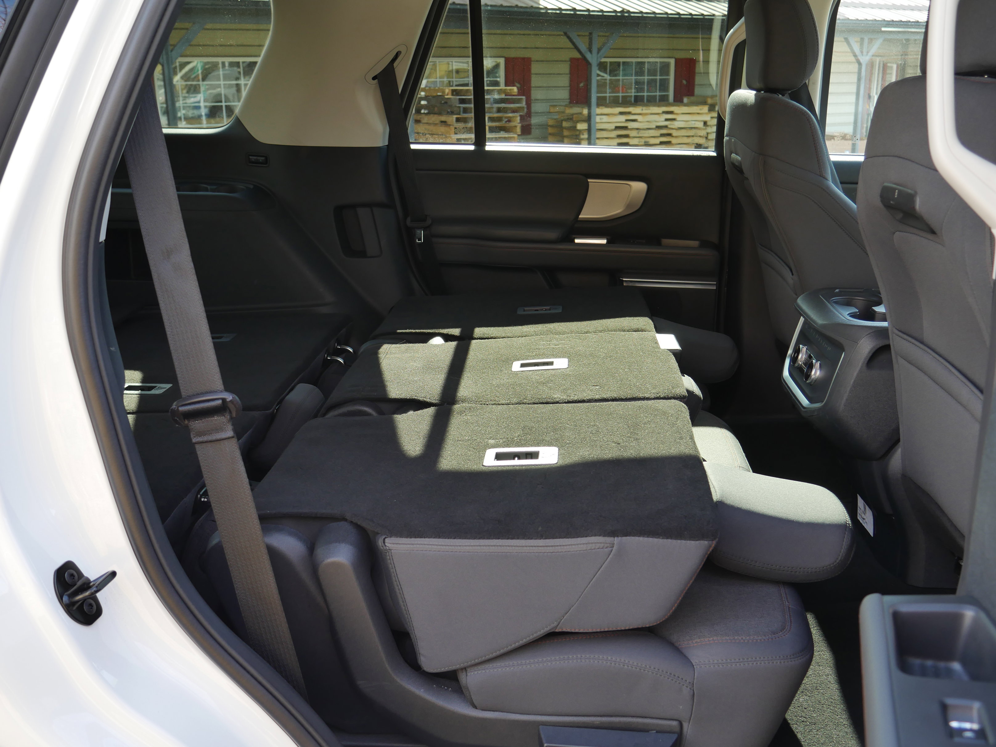 Certified 2025 Ford Expedition Active AWD/4WD image 30