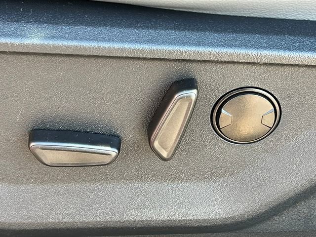 New 2025 Ford F150 Lightning Flash AWD/4WD image 15